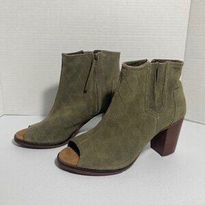 Toms Boots Women’s 7 wide Majorca ankle boots olive green casual peep toe
